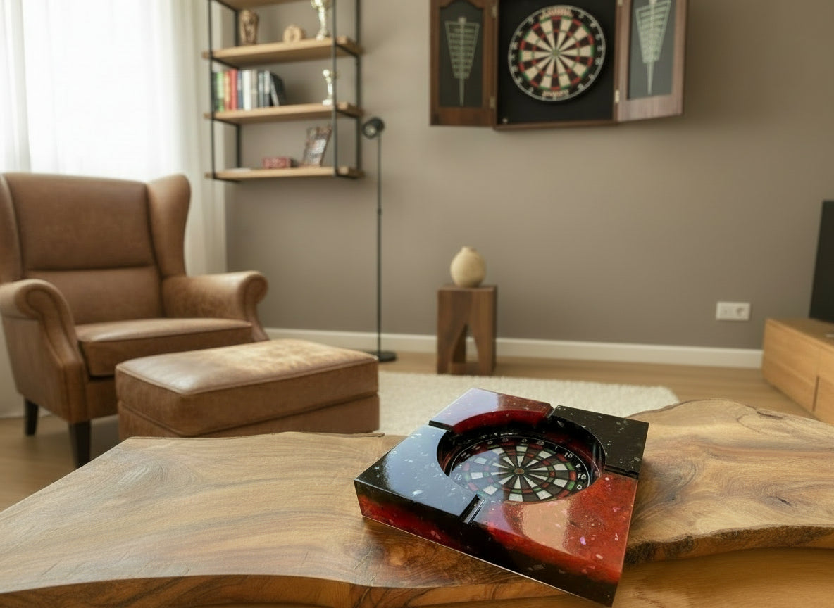 XXL-Darts Aschenbecher aus Epoxidharz und Spiegelgranulat - Rot-Schwarz - im Darts-Zimmer 