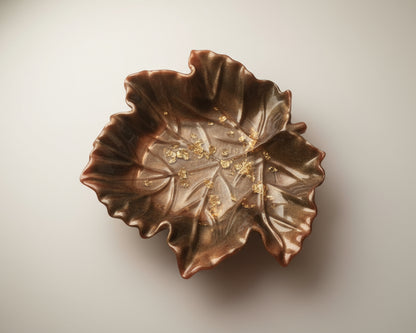 Herbstdeko Schmuckschale aus Epoxidharz in Blattform ca. 15 cm

