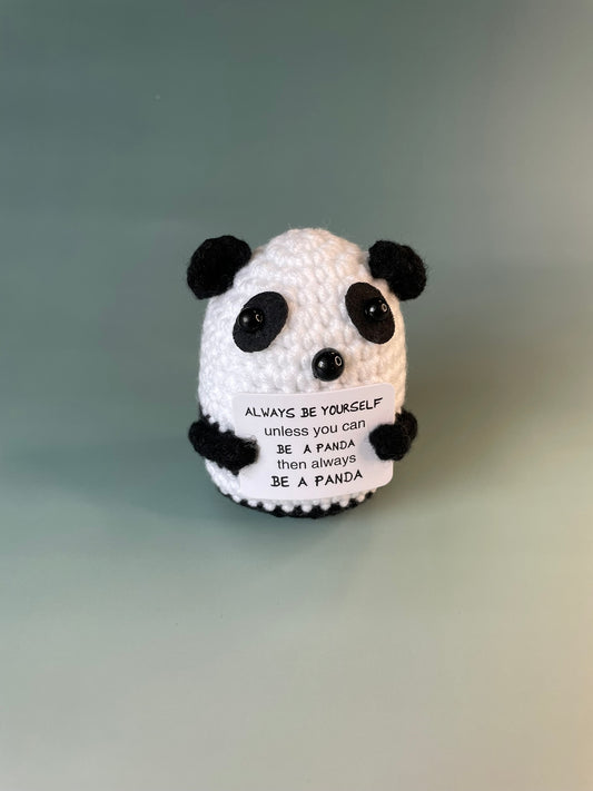 Gehäkelter Panda | Motivationsgeschenk im Studio 
