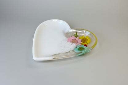 Herz-Schmuckschale in Weiß mit Glitzer und bunten Blumen 