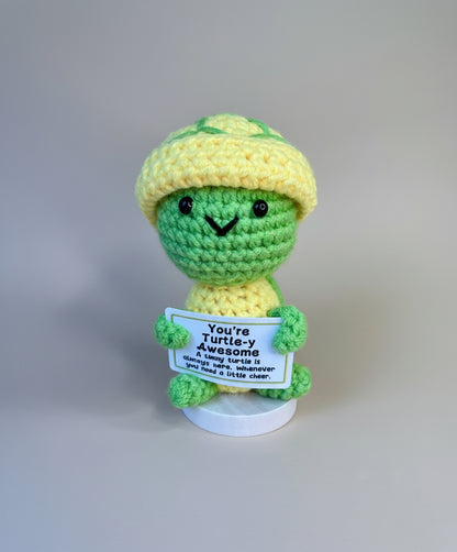 Premium positive Schildkröte - gehäkelte Figur mit motivierender Botschaft