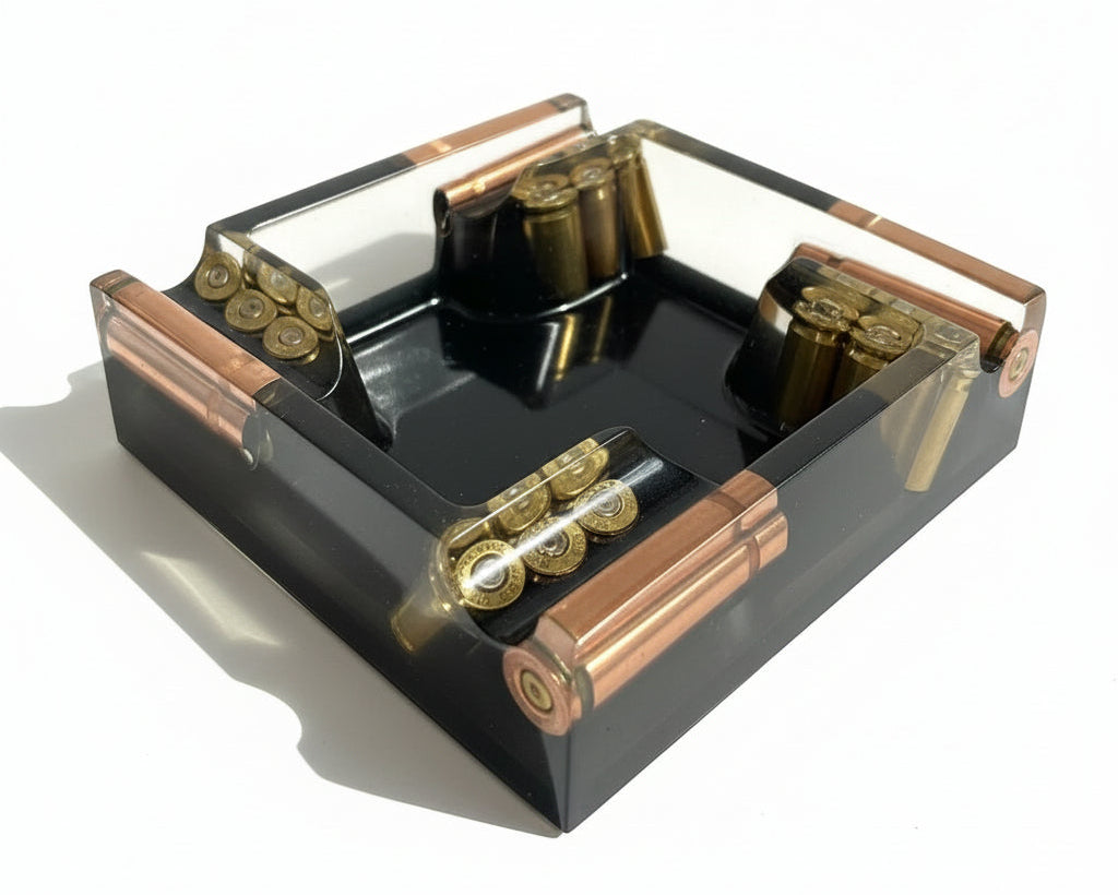 Industrial Aschenbecher aus Epoxidharz mit Patronenhülsen in Kupfer, Studiofoto