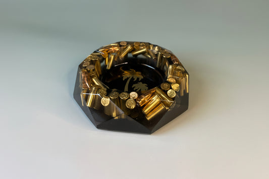 Epoxidharz Aschenbecher mit recycelten Messinghülsen und Palmenmotiv - Rap-Fan Geschenk 