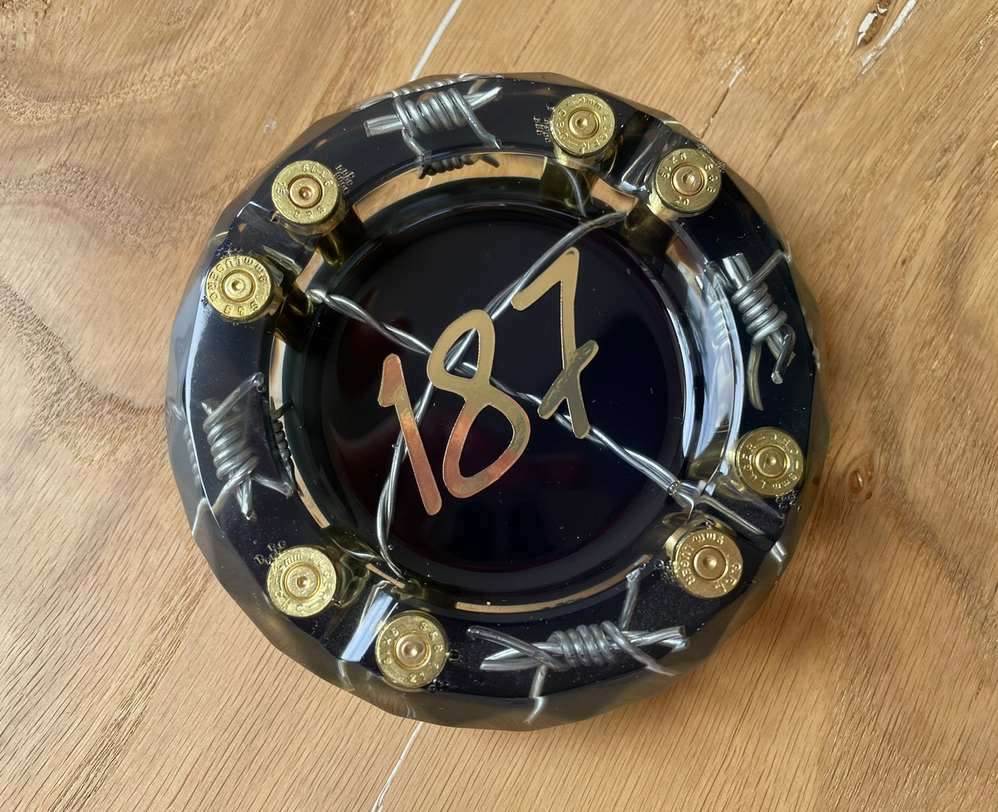 187 Aschenbecher Rund mit Draht | Epoxidharz | Rap Fan Geschenk