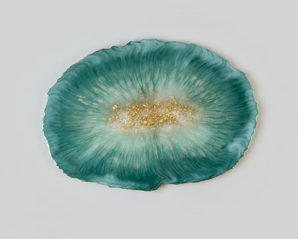 Handgefertigtes Epoxidharz Tablett Geode Stil in der Farbe "Deep Forest"