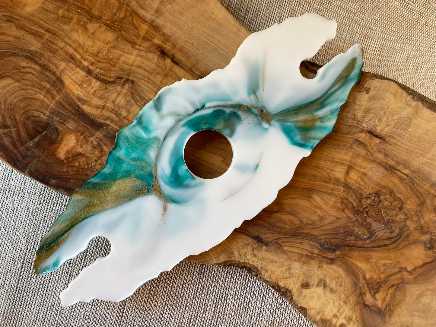 Weinglas Halter aus Epoxidharz in Weiß-Türkis-Gold