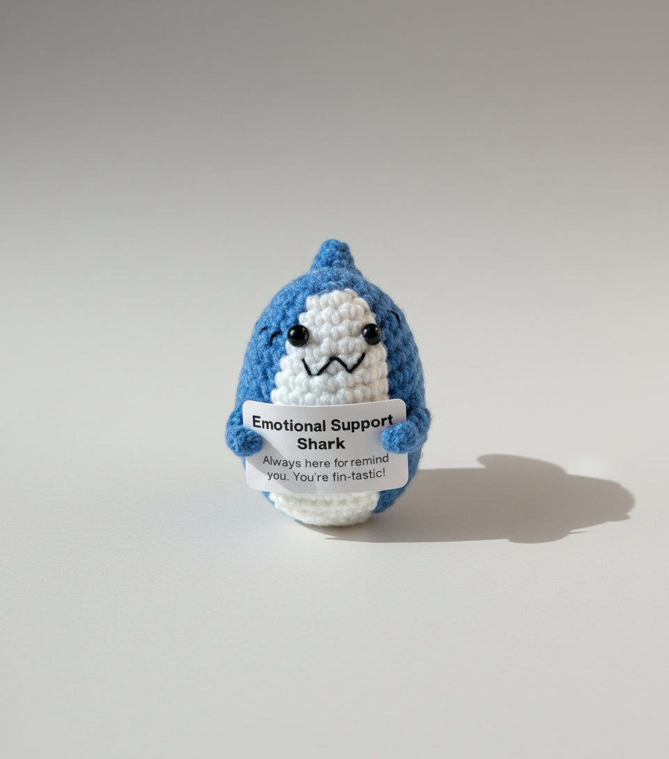 Gehäkelter Hai mit positiver Botschaft in Blau 