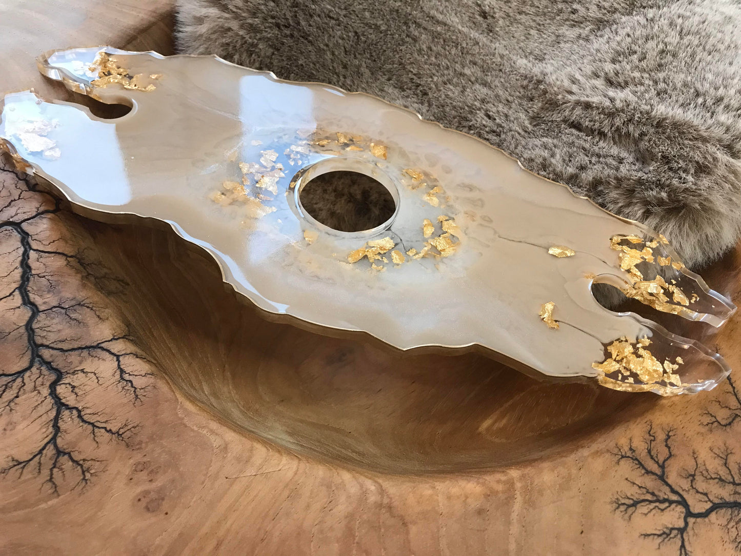 Epoxidharz Weinbutler in Beige Gold