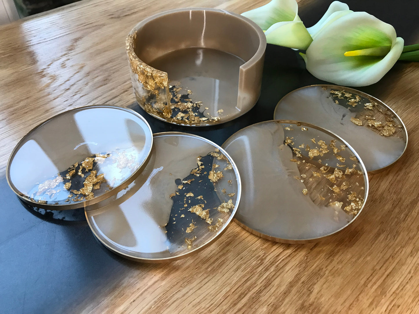 4er Set Untersetzer Set aus Epoxidharz in Beige