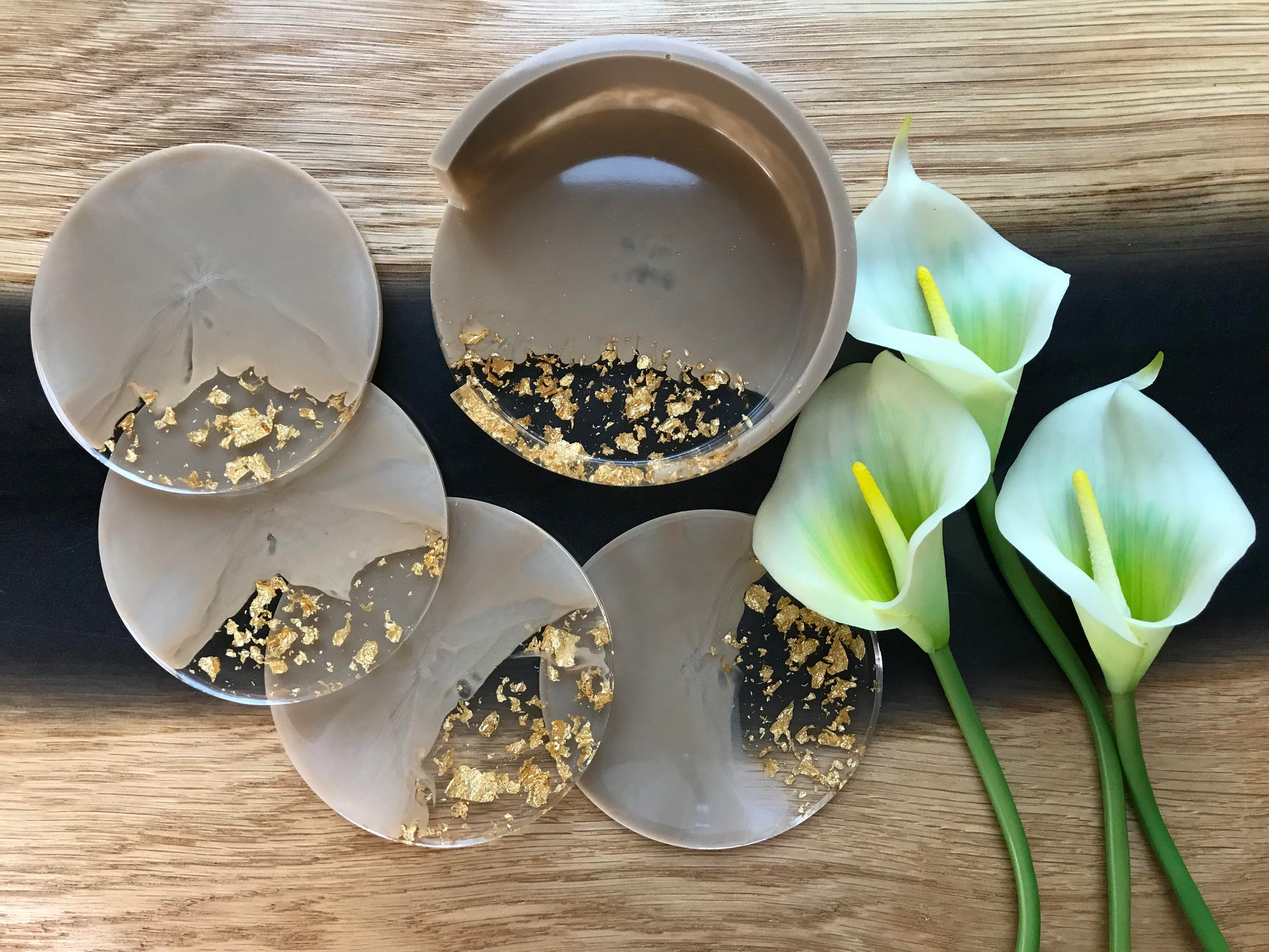 4er Set Untersetzer Set aus Epoxidharz in Beige - Umrandung Natur - Ansicht von oben