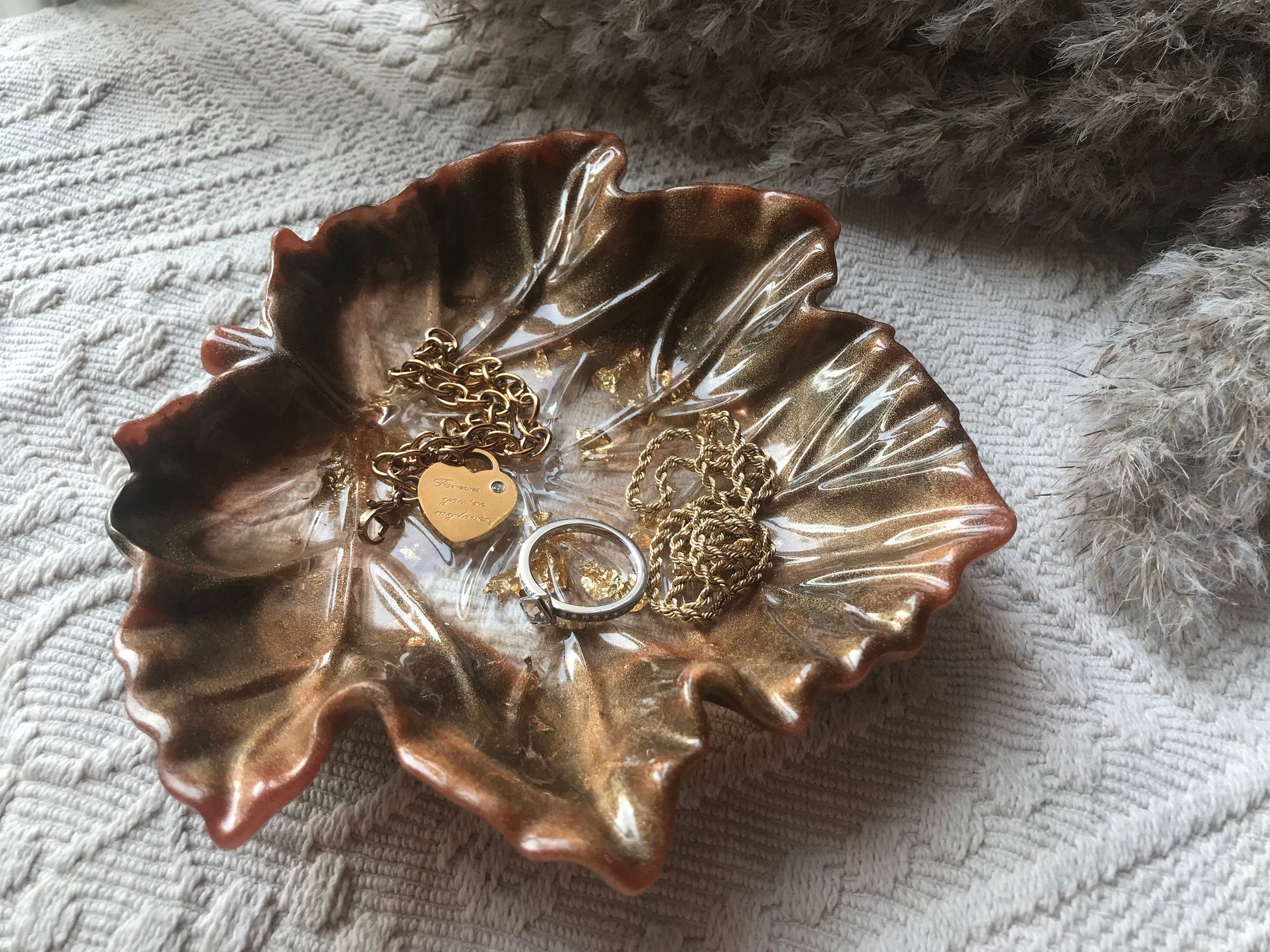 Herbst Schmuckschale aus Epoxidharz - Blattform Dekoration
