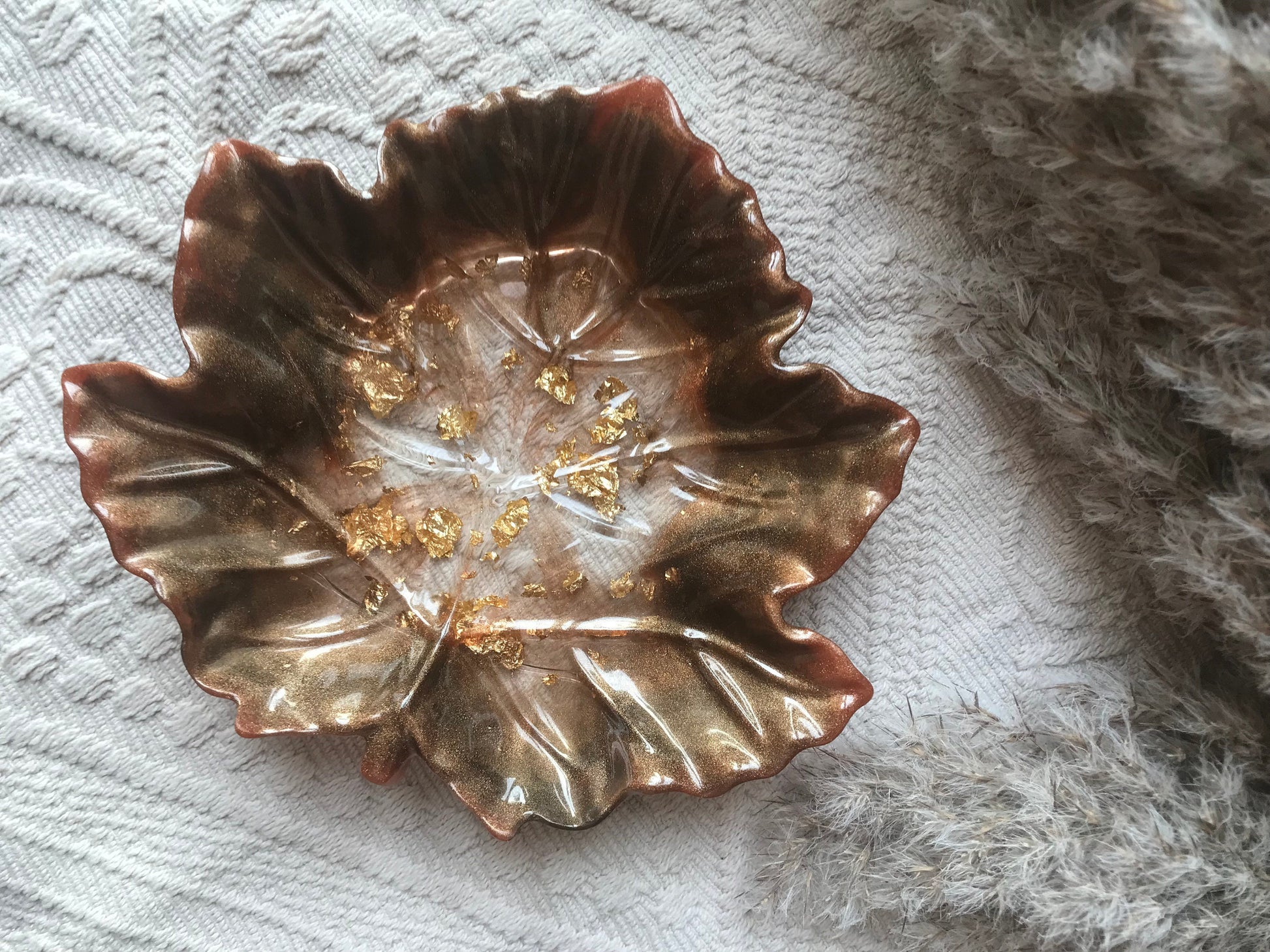 Epoxidharz Ringschale in Herbstblatt-Optik - handgefertigt
