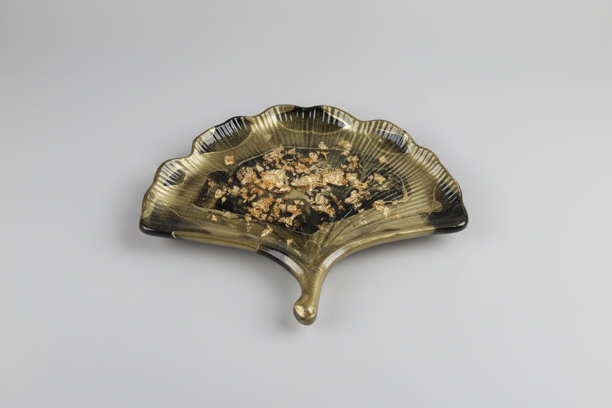 Ginkgo Ringschale aus Epoxidharz 17x14,5 cm - handgefertigte Schmuckablage
