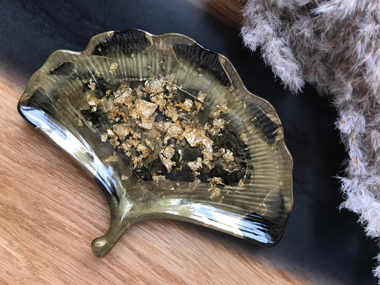 Ginkgo Ringschale aus klarem Epoxidharz - für Ringe und Ohrringe
