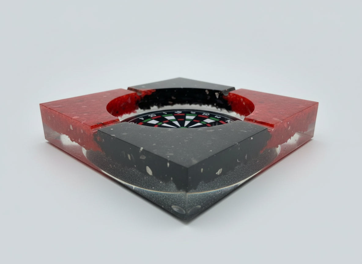 XXL-Darts Aschenbecher aus Epoxidharz und Spiegelgranulat - Rot-Schwarz 