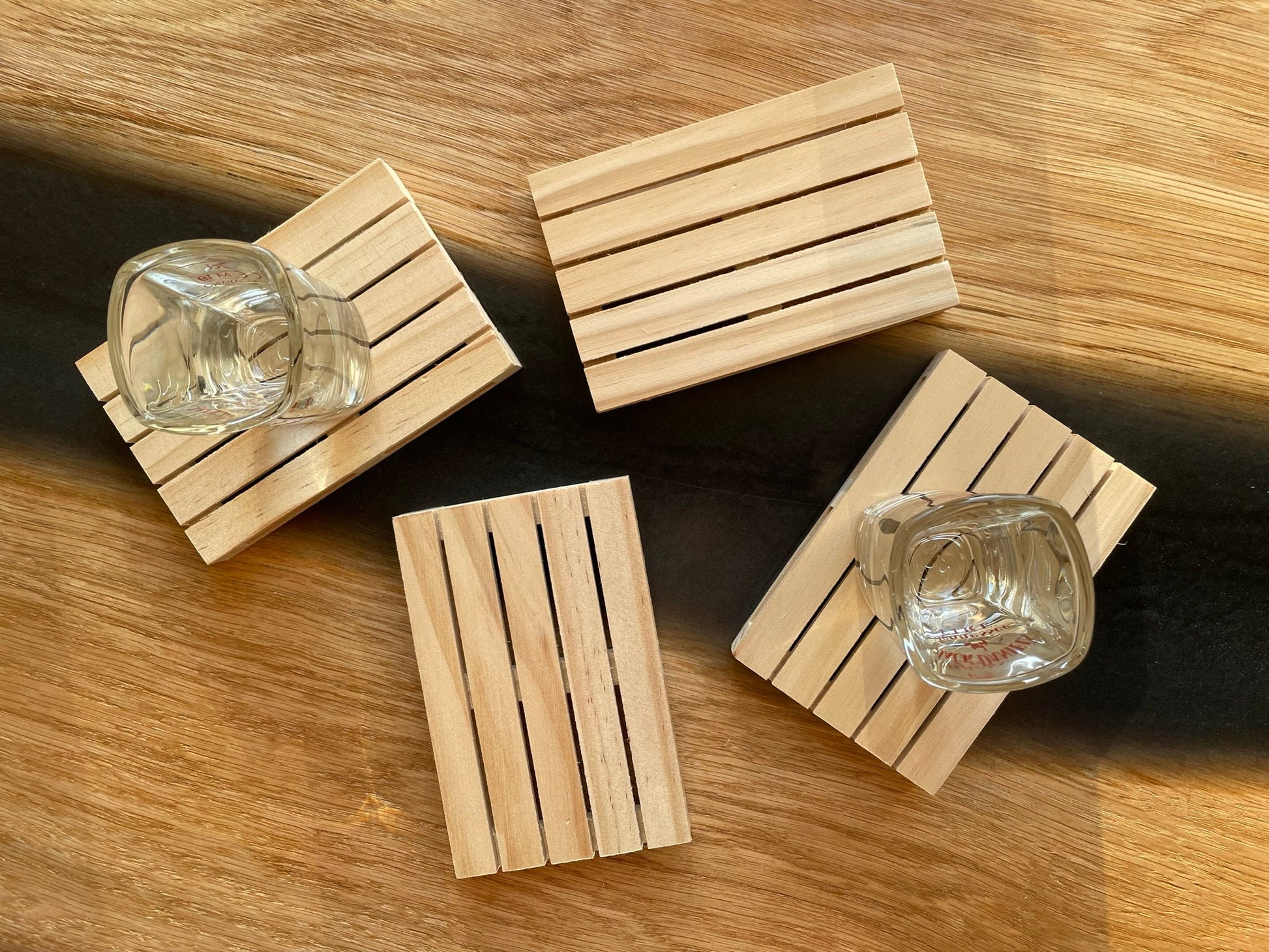 Holz Untersetzer in Paletten-Optik - rustikale Tischdeko
