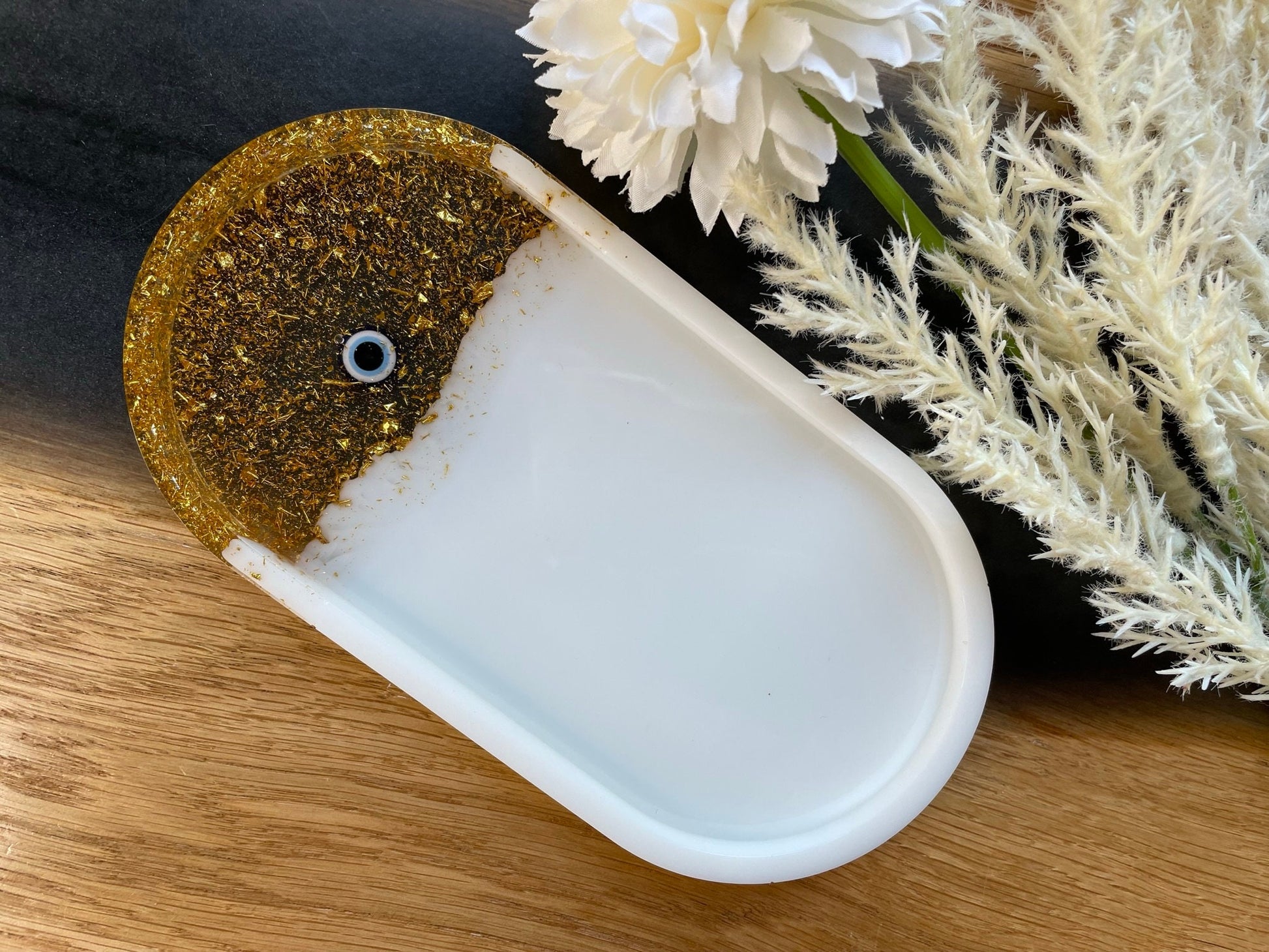 Schmuckschale Epoxidharz Gold-Weiß | Türkisches Auge Nazar-Amulett Ansicht von oben