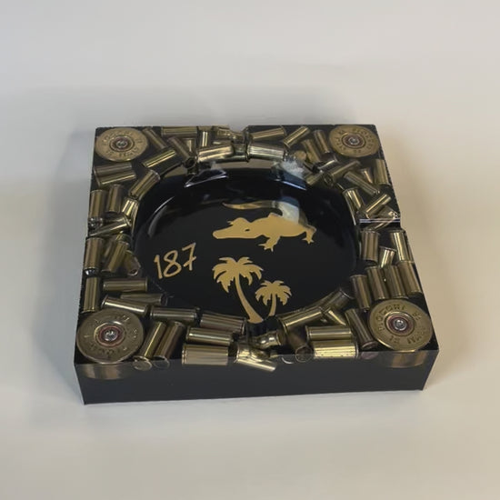 Handmade Epoxidharz Aschenbecher in Rap-Fan-Style - mit Palm und Krokodil Motiven in Gold-Schwarz