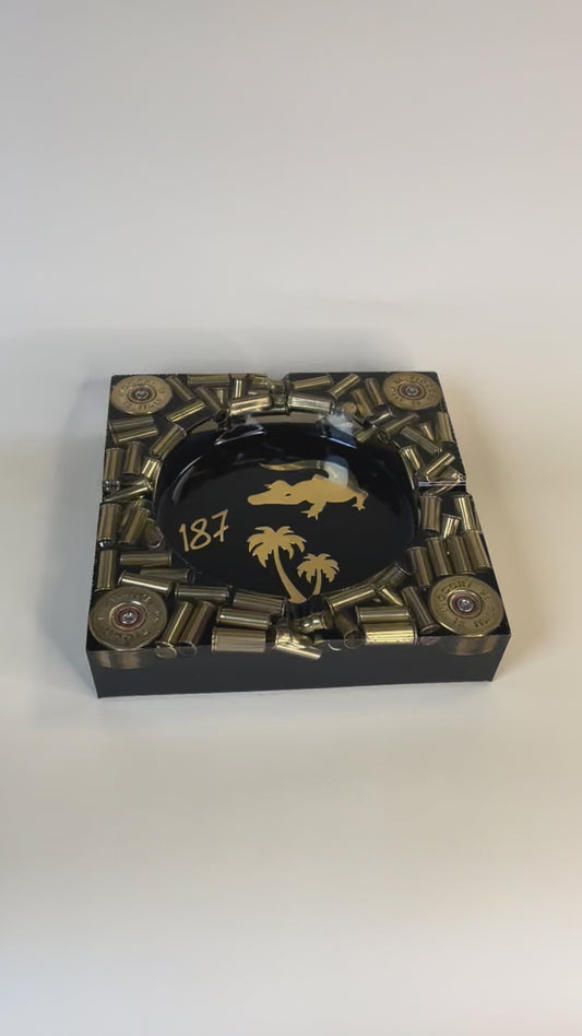 Handmade Epoxidharz Aschenbecher in Rap-Fan-Style - mit Palm und Krokodil Motiven in Gold-Schwarz