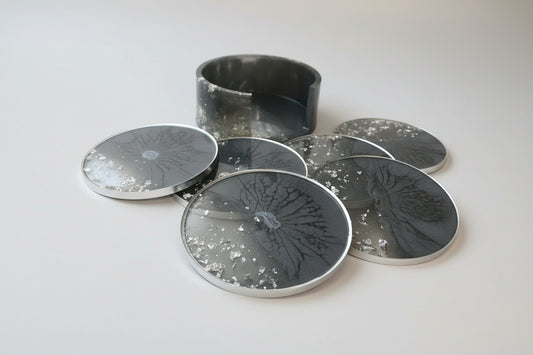 Anthrazit Resin Untersetzer Set, handgefertigt mit Silberakzenten, luxuriöse Couchtisch-Deko
